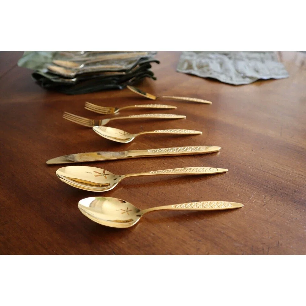 49x Lifetime Cutlery Corp 23k Gold Electroplate Japan Clover Heart Service for 8